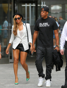 Get-the-Look-Jay-z-new-york-city-blame-society-t-shirt-beyonce-white-blazer-leather-shorts-and-green-pumps